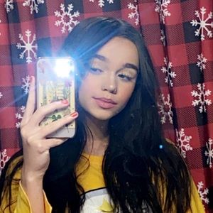 Meet your Posher, Ella